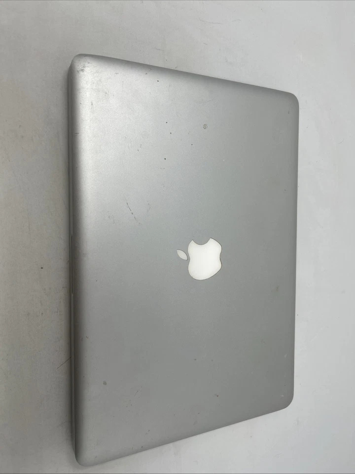 Apple MacBook Pro 13.3 in 2009/Intel Core 2 Duo 2.26 GHz, 160 GB 2 GB NVIDIA... - Image 2 of 4