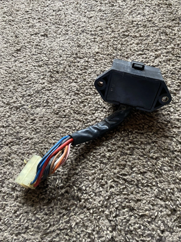 Panel de fusibles Triumph Adventurer 900 1999 fabricante de equipos originales usado buen estado Foto 2 de 3