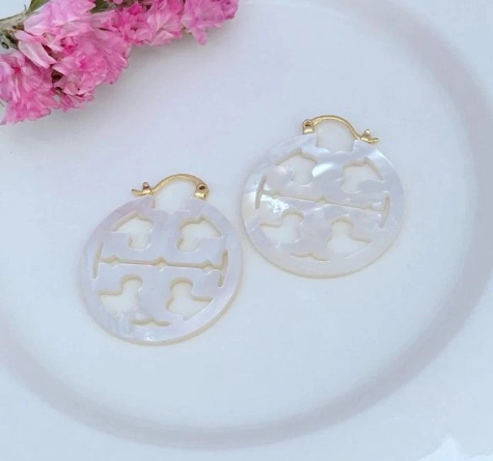 New! Tory White Hoops earrings TB logo with Jewelry Pouch Size:3.3*2.9cm - Image 2 of 3