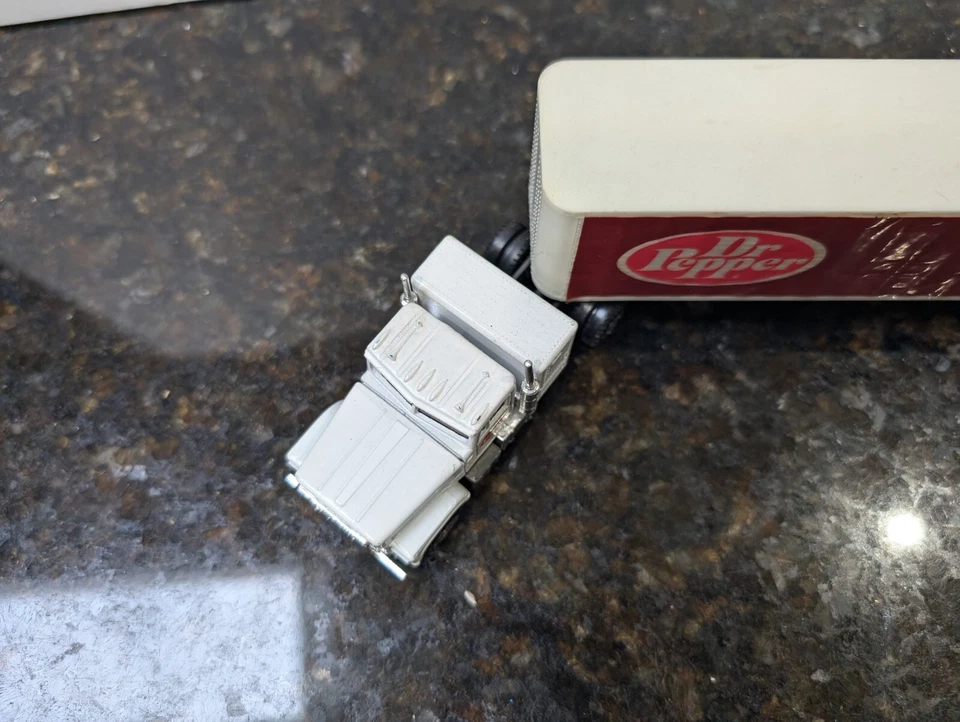 ERTL Trucks of the World IH 4300 Eagle with Dr Pepper Van 1/64 1970's - Image 2 of 4