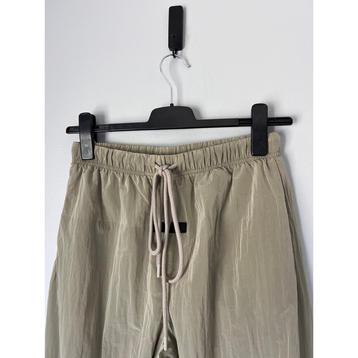 パンツ essentials nylon track pants xs moss FEAR OF GOD - essentials nylon track pants xs mossの通販 by