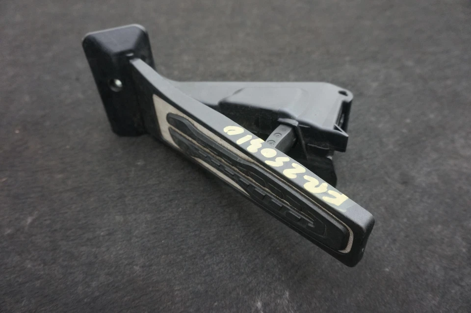 Sensor de acelerador de pedal de gas OEM 35426871053 BMW M550I xDrive G30 2020 Foto 3 de 4