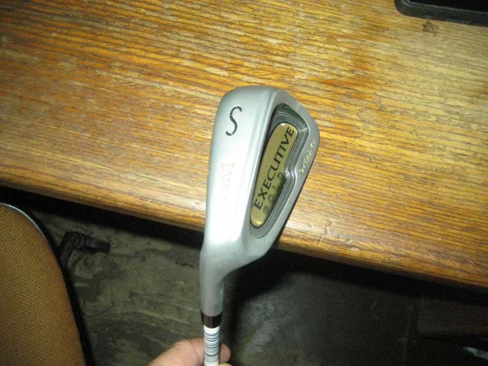 BRAND NEW Spalding Executive Gold Stainless Sand Wedge SW Steel shaft LH - Image 2 of 3