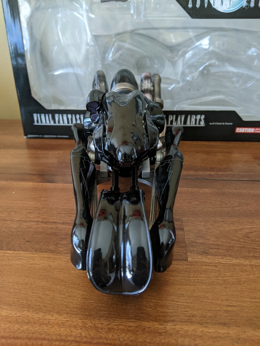 FINAL FANTASY VII: ADVENT CHILDREN figurines Cloud and Fenrir