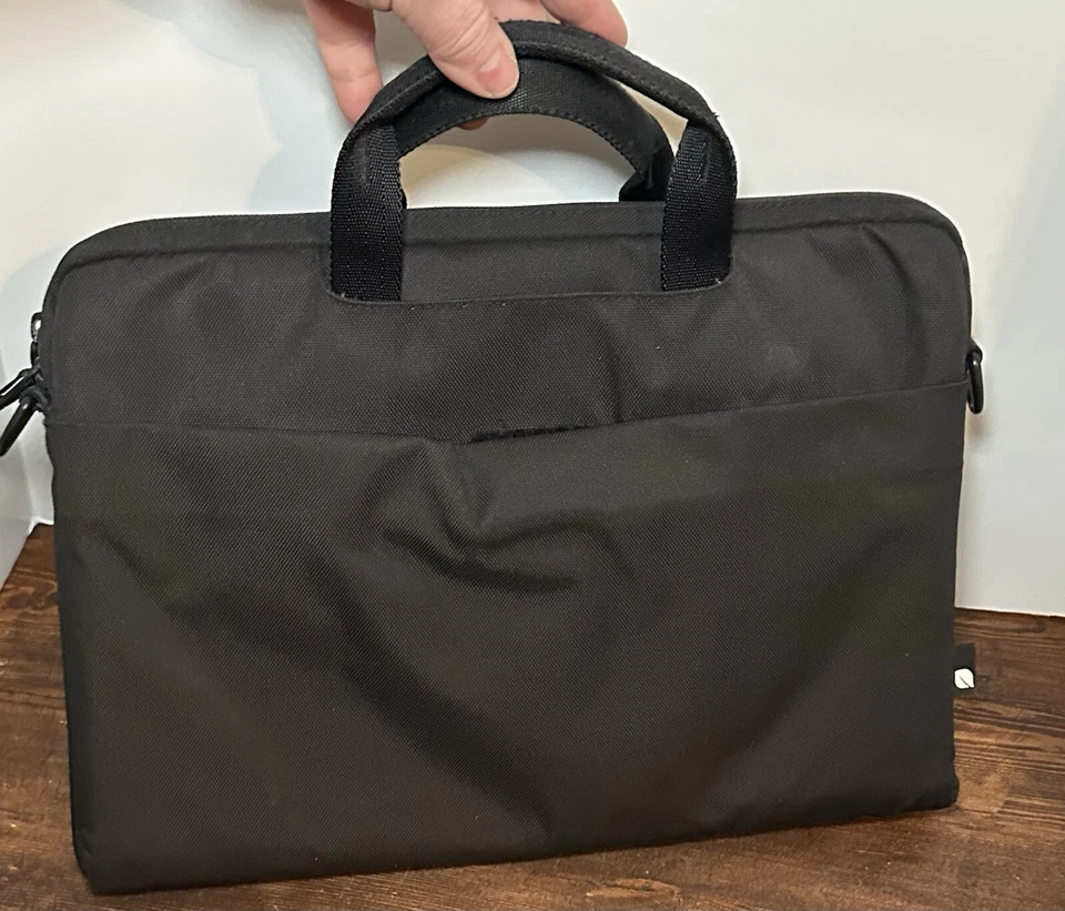 Incase MacBook Pro 13” - 14” / Air 13” Black Carrying Case Laptop 2 Handles - Image 3 of 4