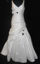 Authentic New store sample wedding dress gown Essense size 12 ivory 