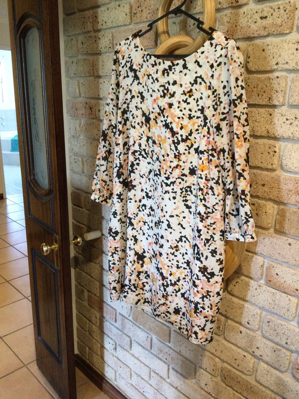 Picture 1 of 2