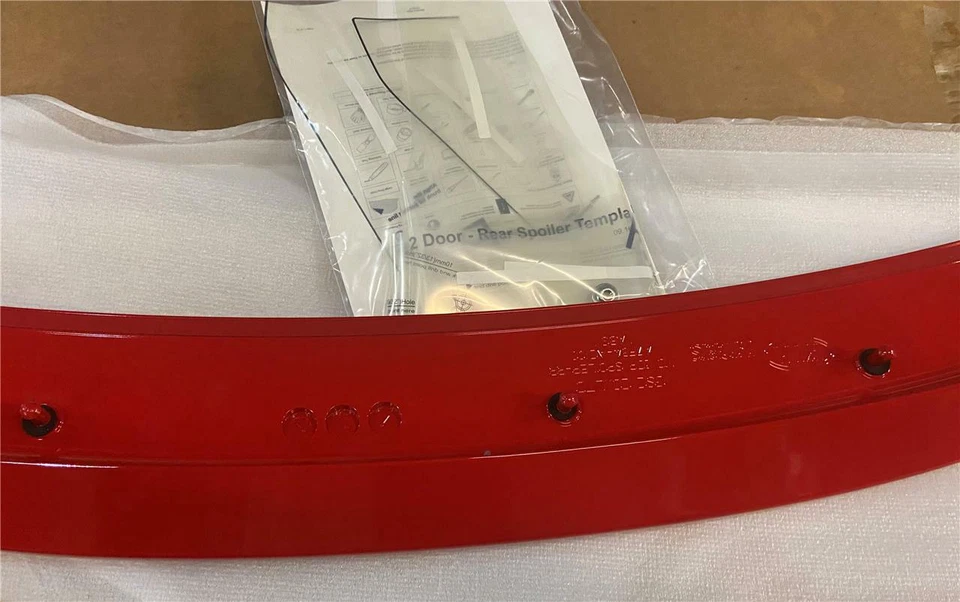 Alerón trasero KIA Forte Koup EX 2014-2016, SX OEM A7F34-AC100RR ROJO OEM Foto 2 de 4
