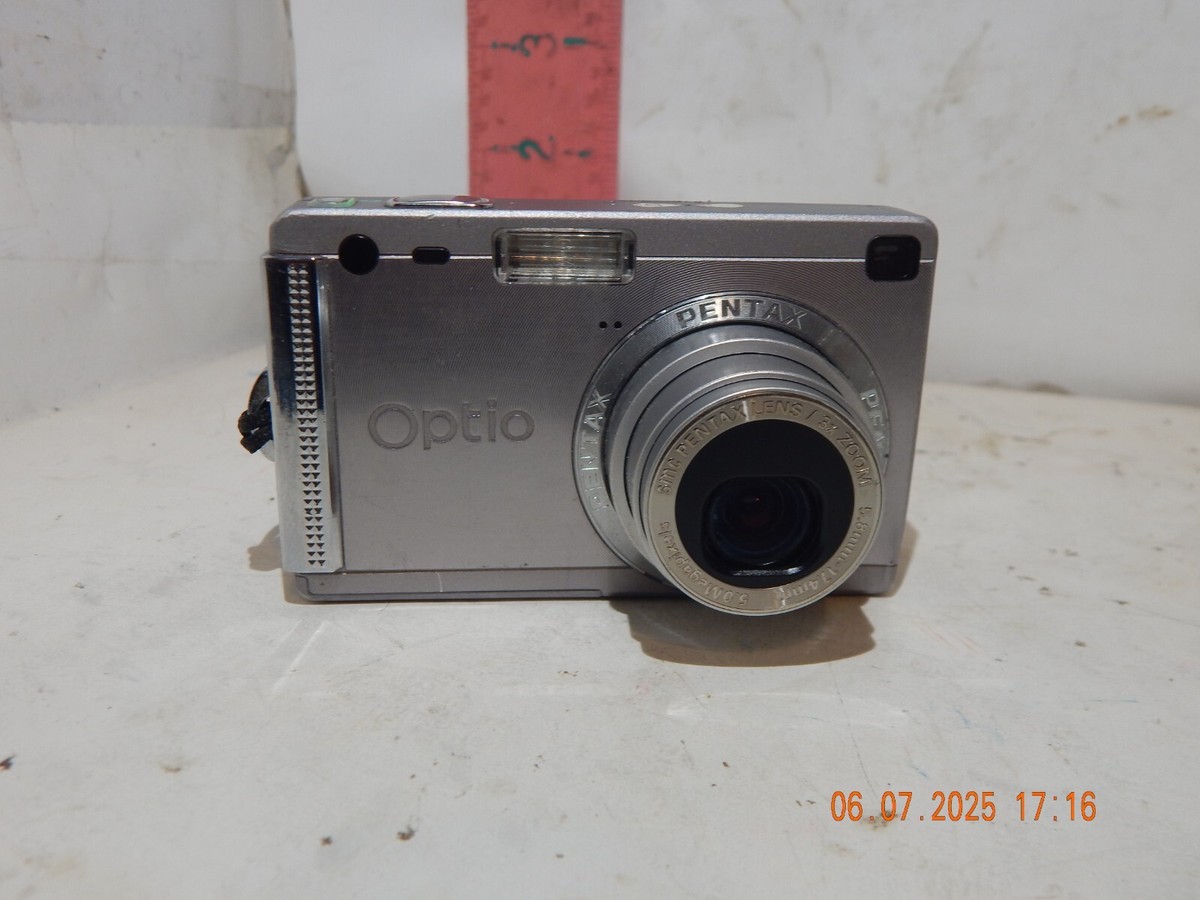 Pentax Optio S5i digital camera with battery & 512 MB SD card-No