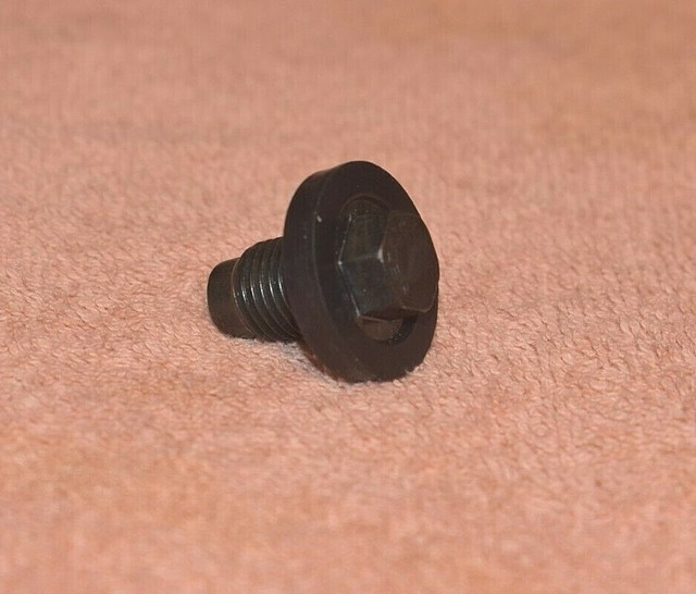 Engine Oil Drain Plug Replaces 6504018 6506214AA Jeep Patriot Compass