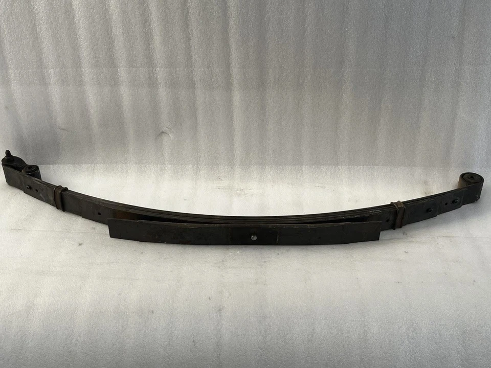 1988 JEEP GRAND WAGONEER SINGLE REAR LEAF SPRING - Image 2 of 4