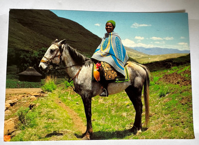 Postkarte Tribal Life- South Africa  mit Briefmarken: Frau im Basotho-Woll Decke