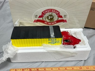 MACK R MODEL GRAIN BOX Truck First Gear 1:34 10-3706 RIVER RIDGE FARMS rare!