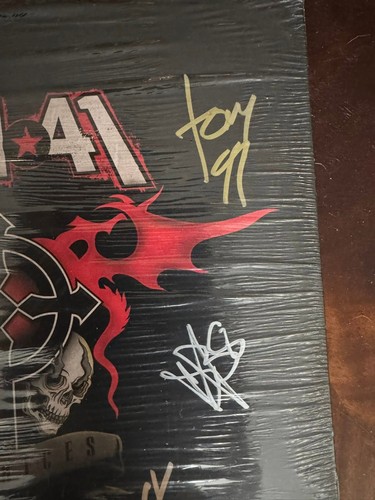 Sum 41 band signed 13 Voices LP 2016 as part of PledgeMusic drive campaign - Picture 4 of 5