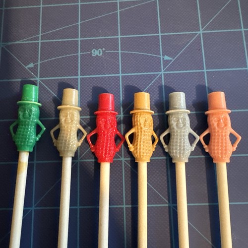 6 Vintage Mr Peanut, Pflanzgefäße Erdnüsse Kunststoff Trinkhalm Posten alle Farben. - Bild 2 von 3