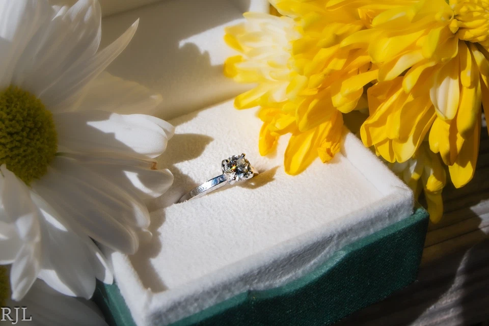 Natural diamond engagement ring size 5.5 womens Round stone 0.733 carats - Image 2 of 4