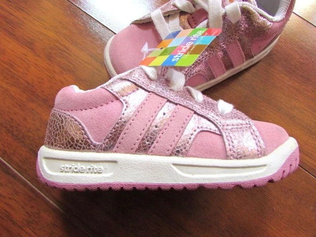 STRIDE RITE ~ ¡Nuevo! NUEVO CON ETIQUETAS Niño 6 ~ ¡ROSA METÁLICO! Zapatillas deportivas para caminar Foto 2 de 4
