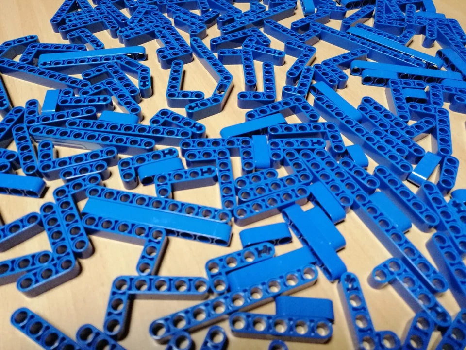 LEGO TECHNIC Großes Konvolut Liftarme blau / Lochstangen Technik Sammlung - Bild 4 von 4