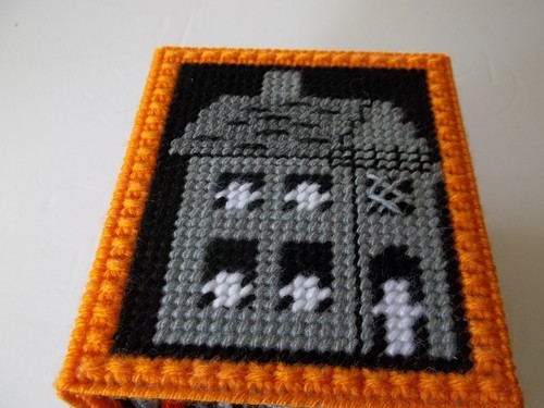 Handmade Plastic Canvas HAUNTED HOUSE Tissue Box Cover Halloween - Picture 5 of 5