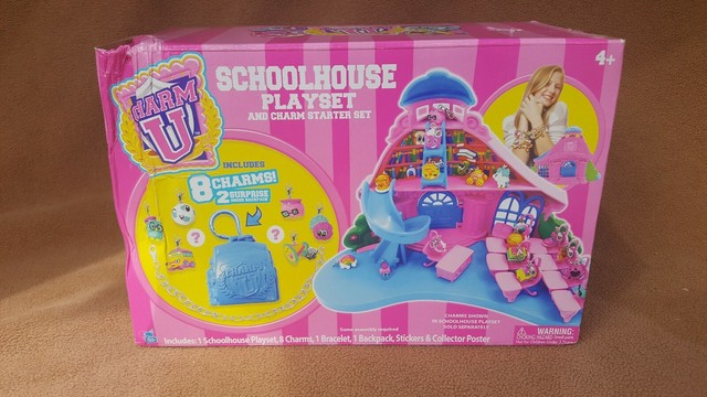 charm u school house playset