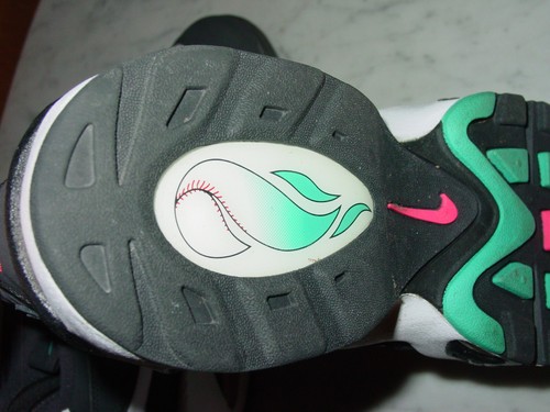 2012 Nike Air Griffey Max 1 "South Beach" White/Black Training Shoes Size 6Y - Picture 11 of 12