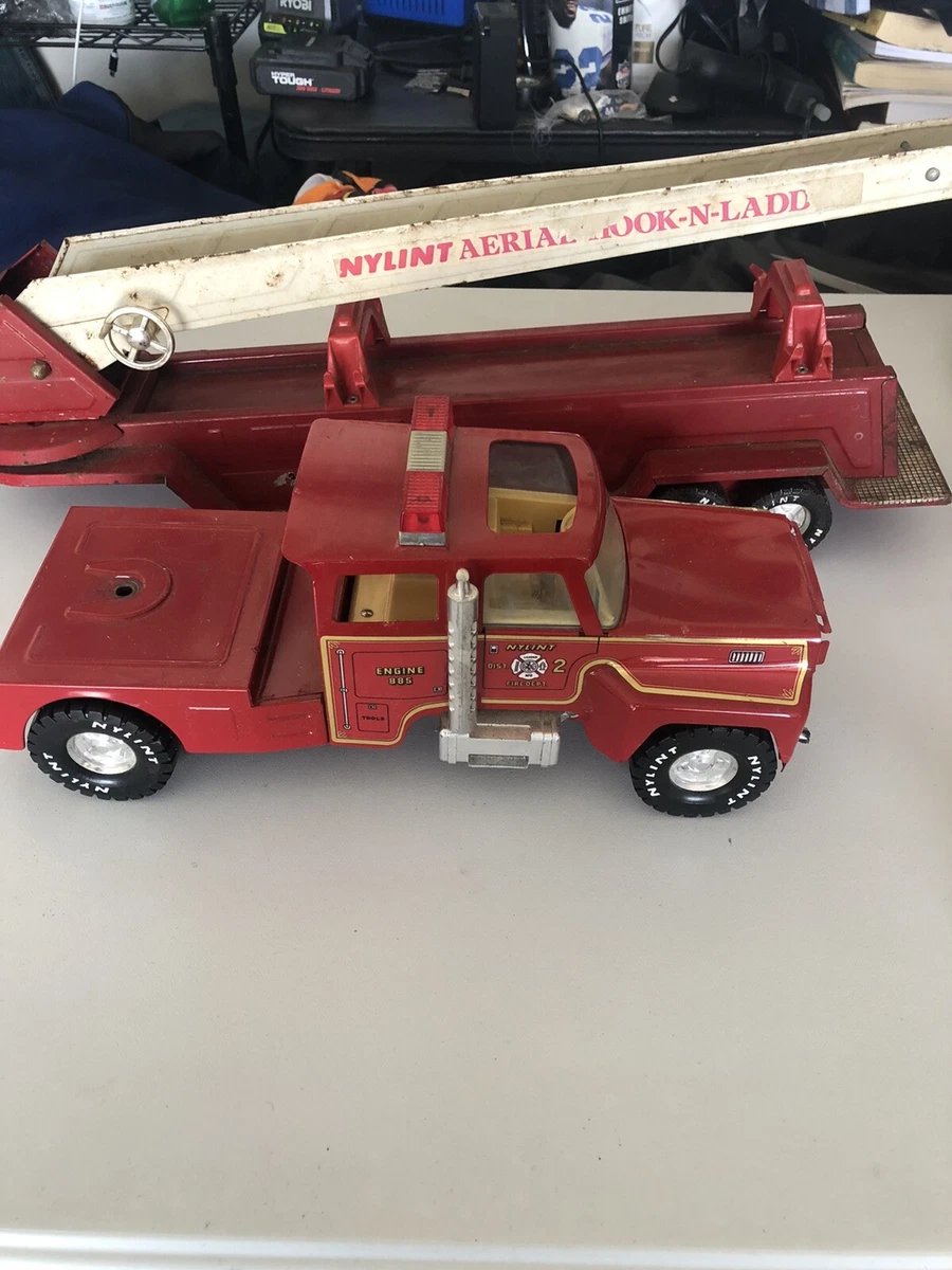 camion-jouet-pompier-vintage-rouge-nylint-aerial