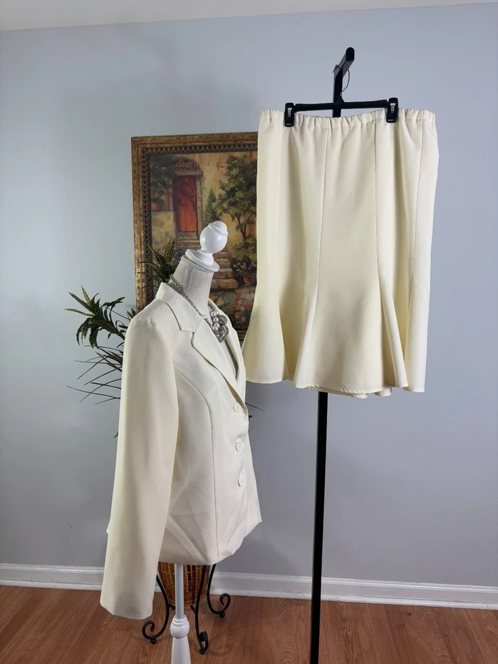 Tiana B. Blazer and Skirt Womens 14 Cream Notch Lapel Long Sleeve Button Front - Image 3 of 4