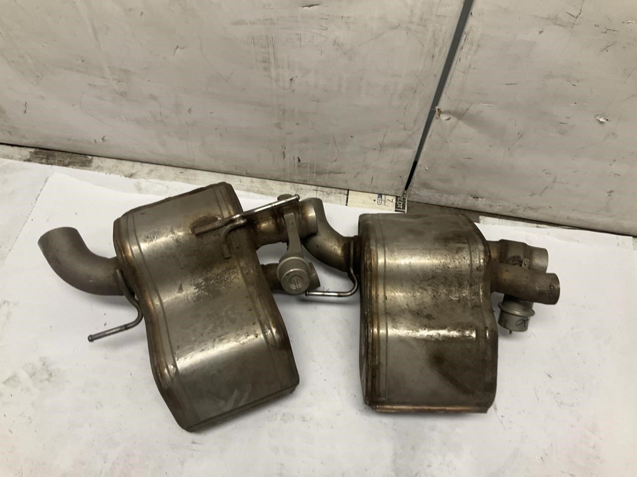17-22 Maserati Levante 3.0L Exhaust Muffler Rear Left Right Section Pair Q