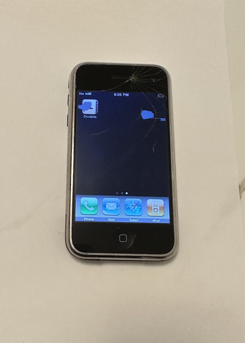 Apple iPhone 1st Generation - 8GB - Black (AT&T) A1203 (GSM