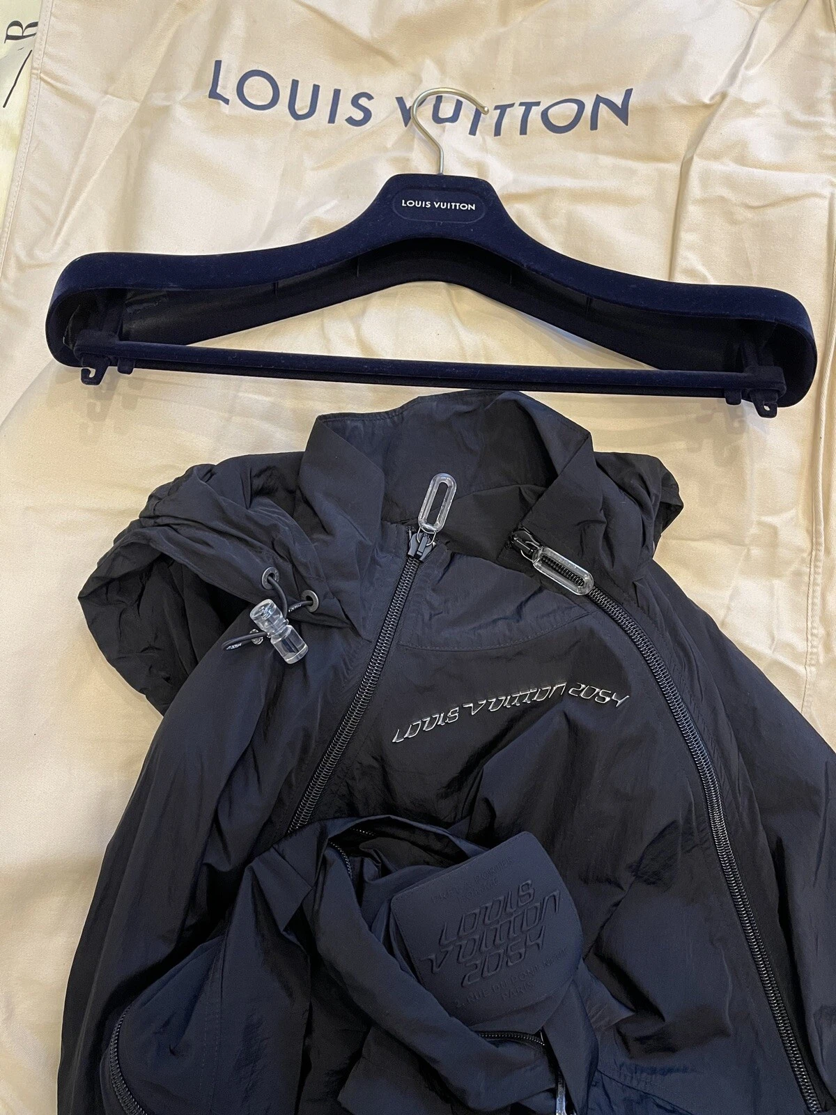 LOUIS VUITTON（LV） Frangivento con cappuccio nero Louis Vuitton da uomo 2054 capsule collection XS