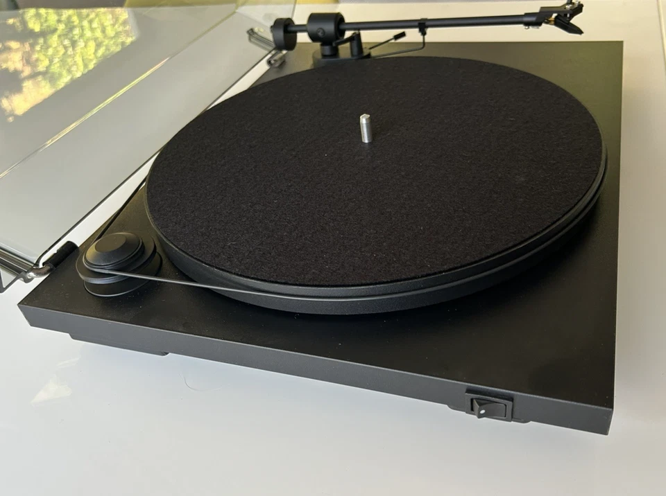 Pro-Ject Primary E Black Turntable - Excellent condition - Image 4 of 4