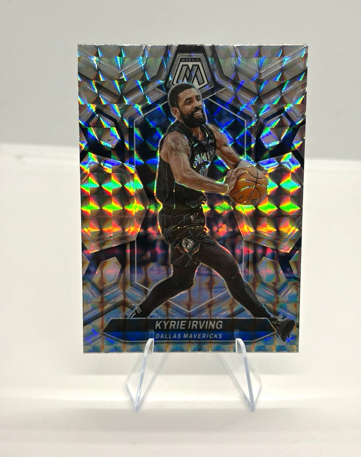 Panini 2023-24 Mosaic Basketball - Prizm Kyrie Irving #115 - Dallas Mavericks