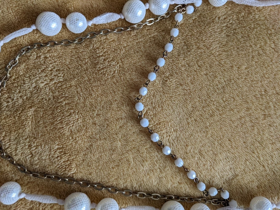 Collar Nuevo con Etiquetas Dorothy Perkins 3 Cuerdas Cierre Ajustable Malla Blanca/Color Dorado Foto 2 de 4