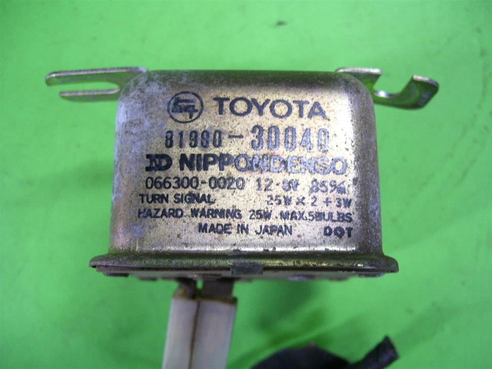 Toyota Corolla 1600 TE21 1974 módulo de computadora 81980-30040 intermitente intermitente intermitente intermitente Foto 3 de 4