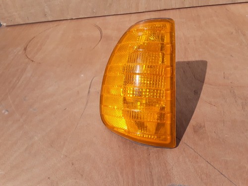 1979 Mercedes Benz W123 300D Front Right Corner Turn Signal Light Lamp OEM