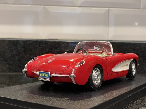 Burago 1/18 Chevrolet Corvette 1957 - Picture 6 of 11