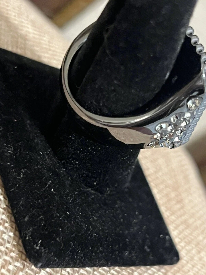 1980 ~ Anillo Micro Piedra Circón Rojo Para Mujer Talla 8 Enorme Rojo Rubí y Rústico Oscuro Foto 4 de 4