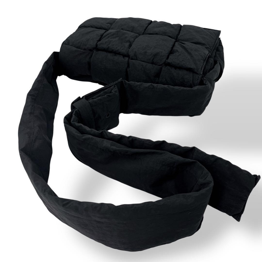 Bottega Veneta Parakeet Nylon Shoulder Bag Black Medium Auth thumbnail 5