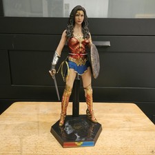 Wonder Woman 1984 Diana Prince 1 6 Figure Hot Toys   Godkiller Sword And More
