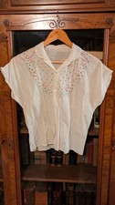 Vintage 1960s White Short Sleeved Blouse with Embroidery Detail Size Medium