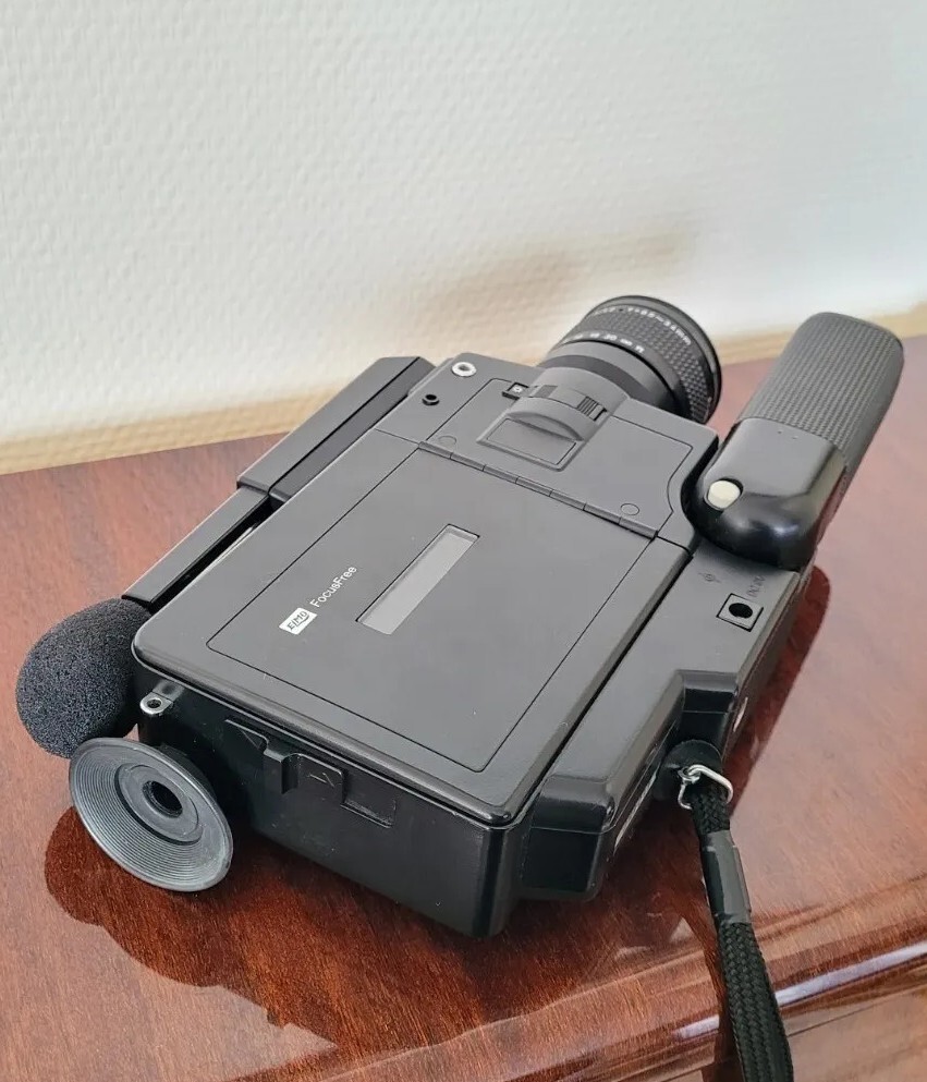 Occasion (manque support piles) : Camera ELMO SUPËR 8 SOUND 1000S MACRO