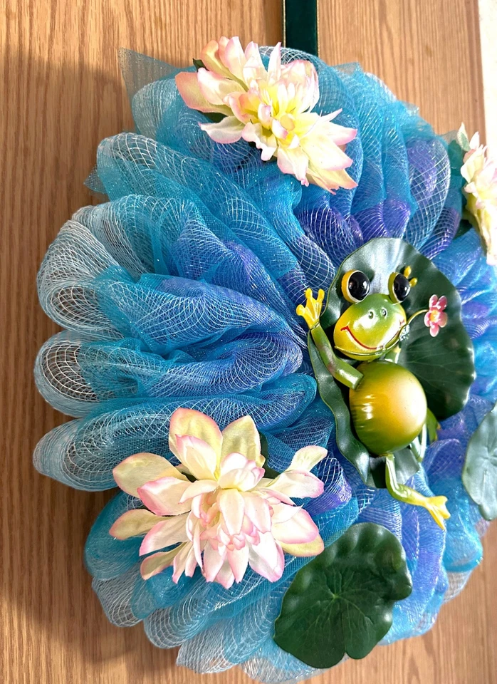 Frog Wreath, Frog in Pond Wreath, Pond Frog, Pond Lillies and Frog Wreath, FROG - Image 4 of 4