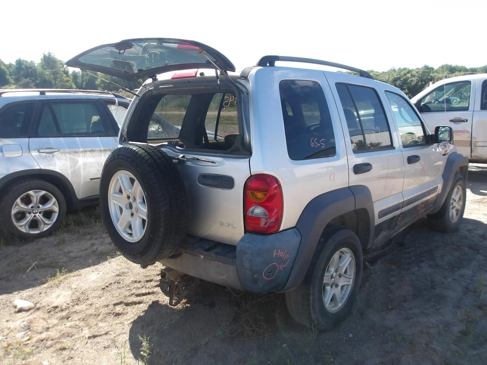 Used Air Cleaner Assembly fits: 2004 Jeep Liberty 3.7 Grade A - Image 4 of 4