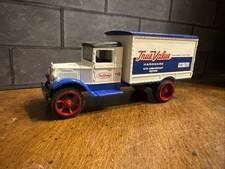 ERTL 1931 HAWKEYE 7  DIECAST TRUCK COIN BANK TRUE VALUE HARDWARE w/ Key