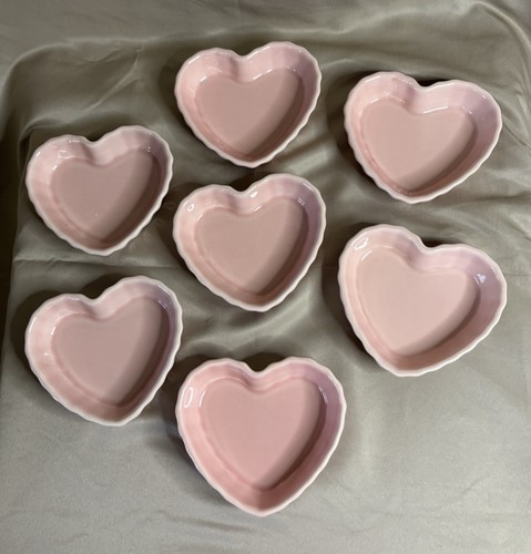 Adorable Chantal 7 Piece Pink Heart Shape Bakeware Dishes 3.5 Oz - Picture 1 of 5