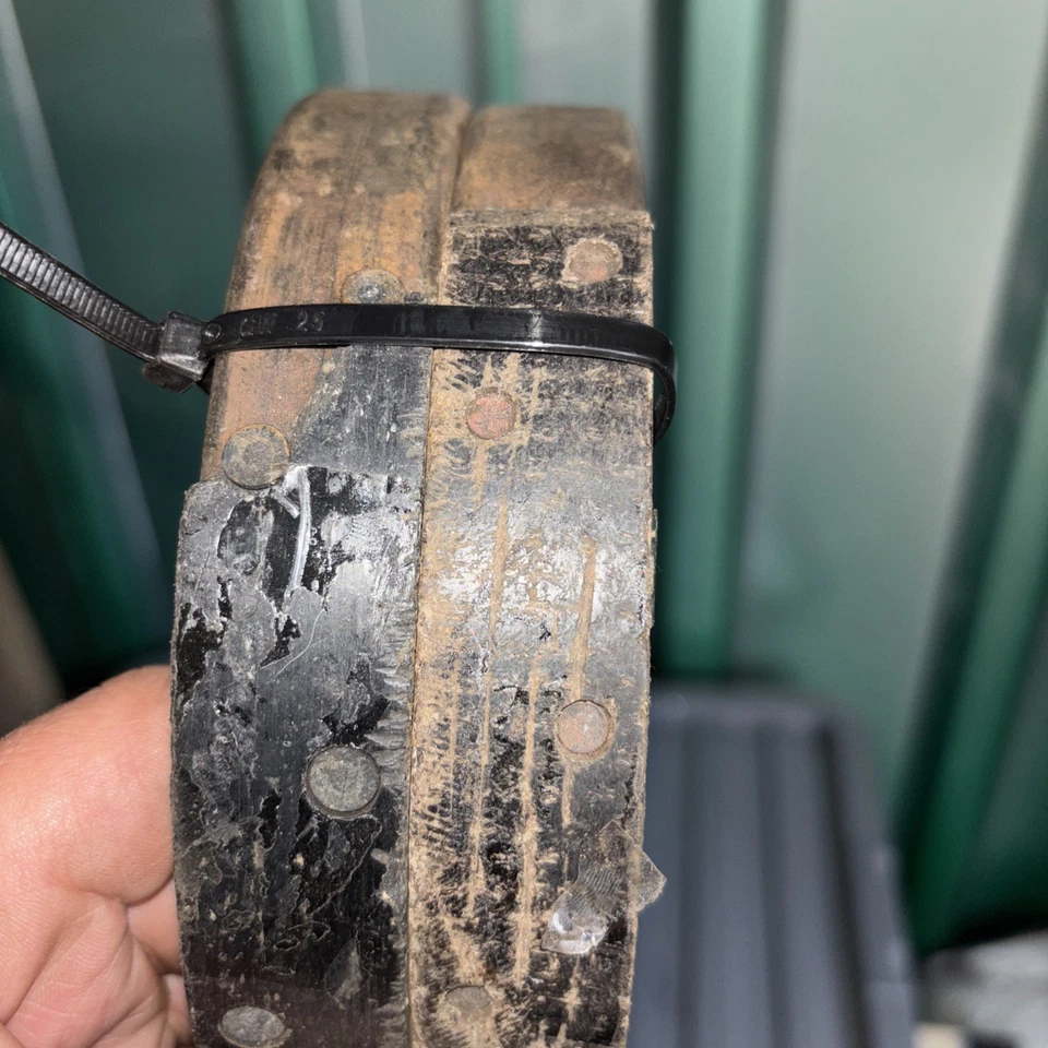 Zapatas de freno delanteras cabeza plana Harley Davidson WL WLA WLC WLD UL EL 4040-36 usadas Foto 2 de 4