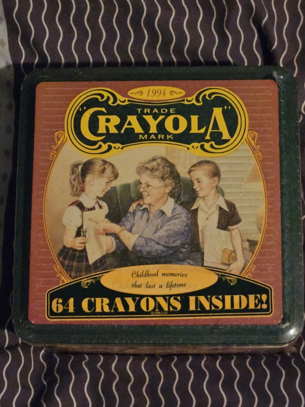 Crayola Collector Tin 1994, Limited Edition, 64 Crayons inside.