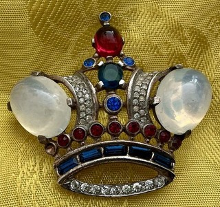 VINTAGE CROWN TRIFARI STERLING RHINESTONE MOONSTONE JELLY BELLY CROWN PIN BROOCH