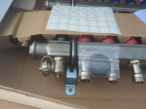 Viega Stainless Steel 16038 10 Loop Manifold - Proradiant - 10 SVC x 1-1/4" X 1" - Picture 5 of 7