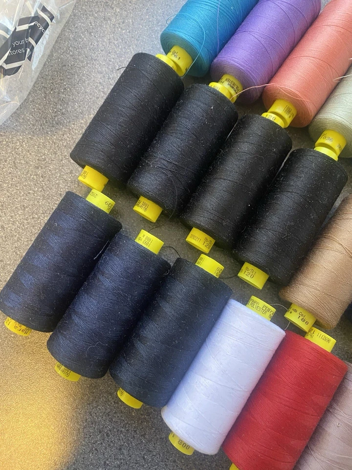 40 gutermann thread set and 129 metal and plastic zippers Zip - Image 4 of 4